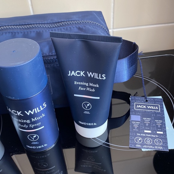Jack wills - the wills wash bag gift set - vegan friendly - Picture 3 of 4